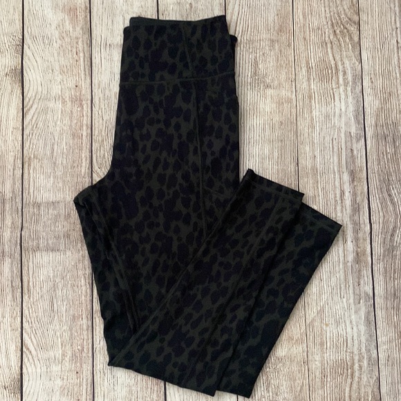 VS incredible leggings/12 - Picture 4 of 5